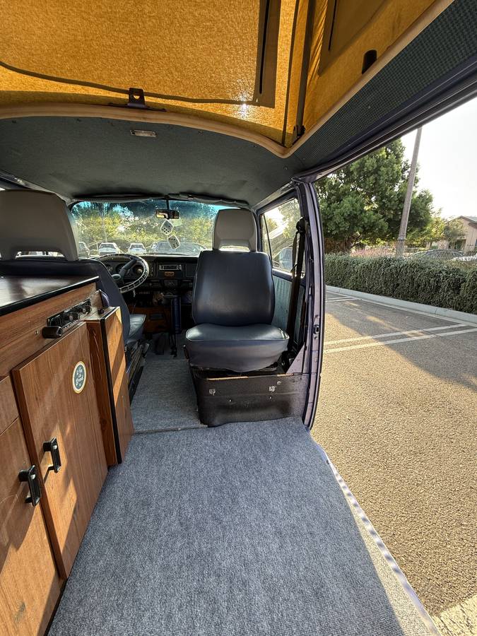 Volkswagen-bus-westfalia-1979-purple-5