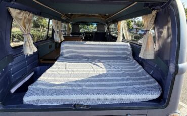 Volkswagen-bus-westfalia-1979-purple-7