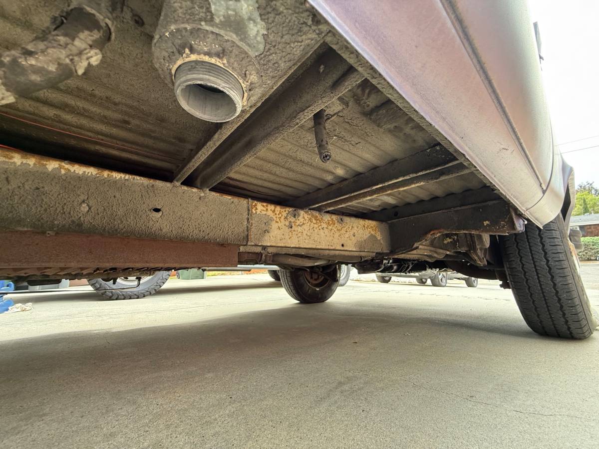 Volkswagen-bus-westfalia-1979-purple-9