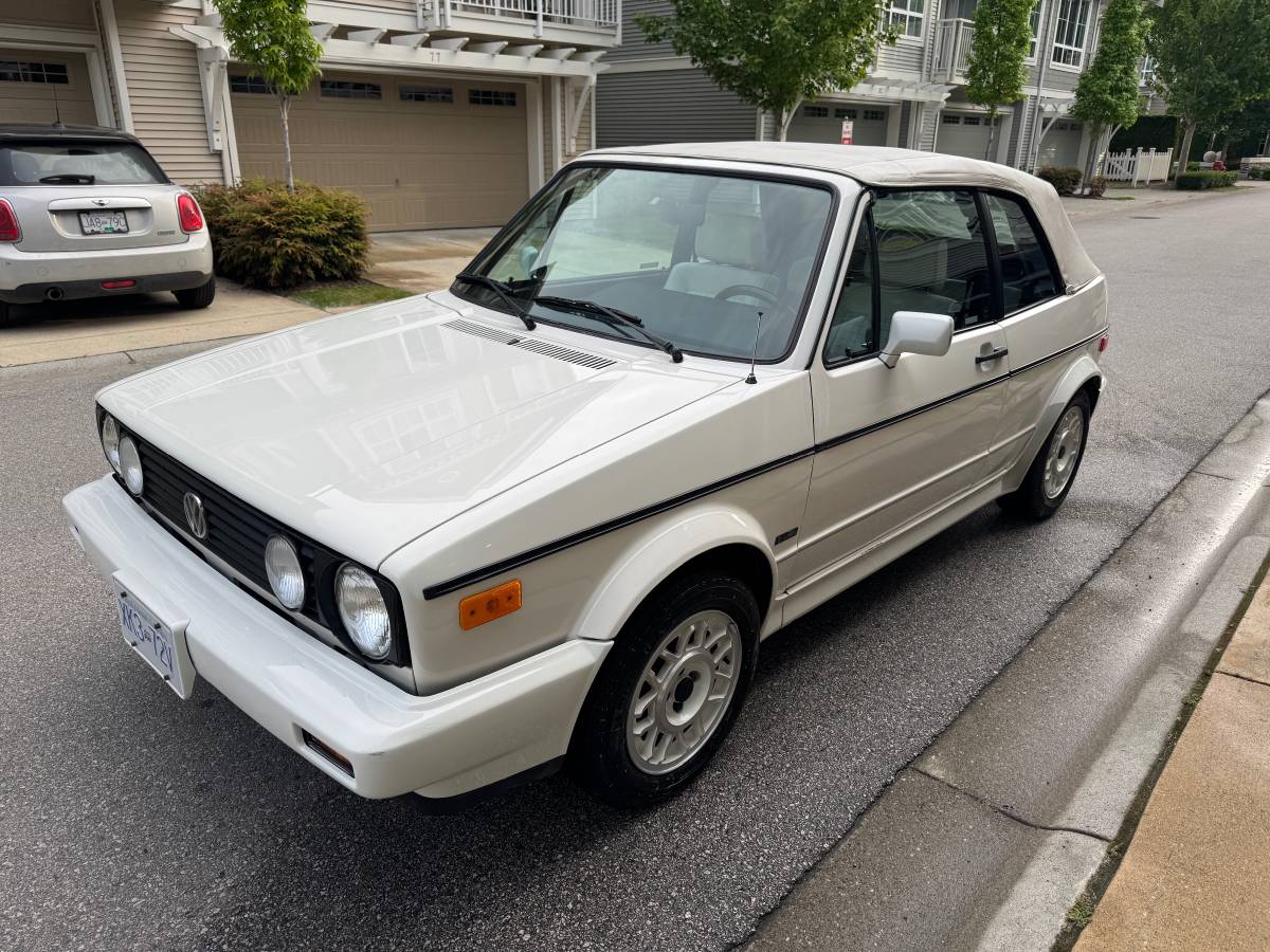 Volkswagen-cabrio-1989-white