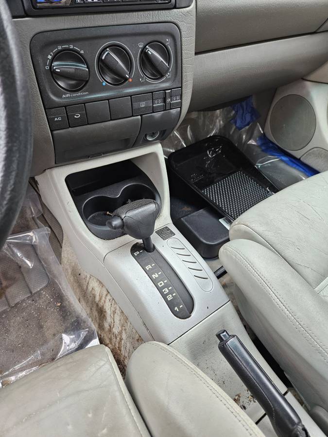 Volkswagen-cabrio-1995-black-8