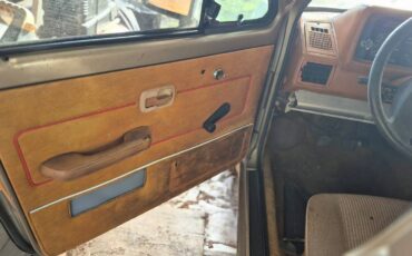 Volkswagen-caddy-1981-11