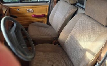 Volkswagen-caddy-1981-12