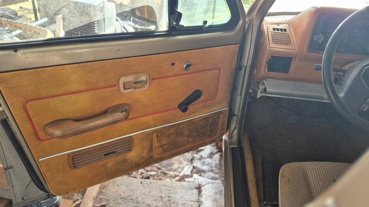 Volkswagen-caddy-1981-14