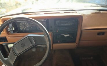 Volkswagen-caddy-1981-15