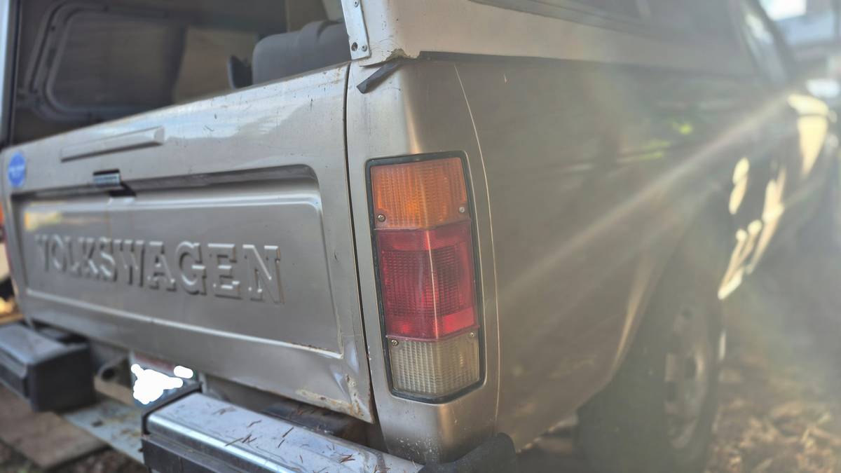 Volkswagen-caddy-1981-2