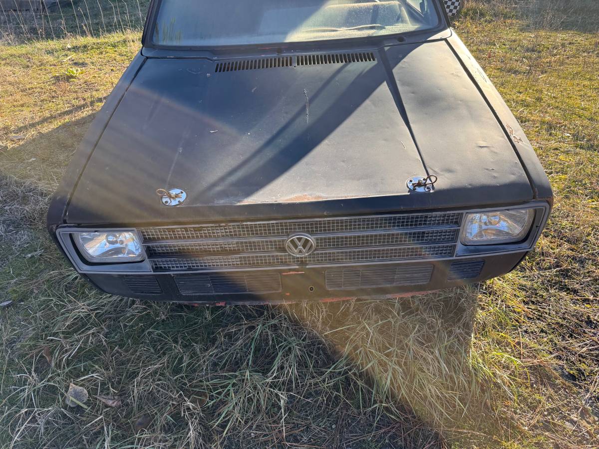 Volkswagen-caddy-1981-black-3