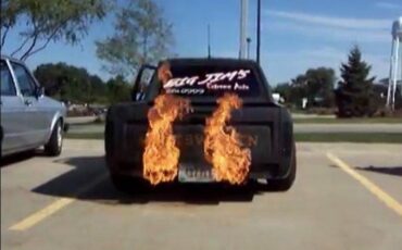 Volkswagen-caddy-1981-black