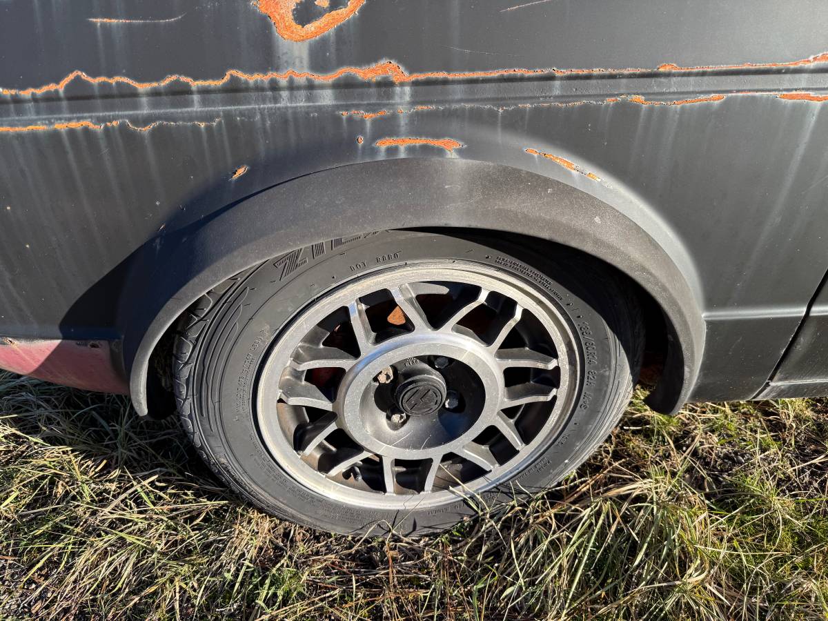 Volkswagen-caddy-1981-black-4