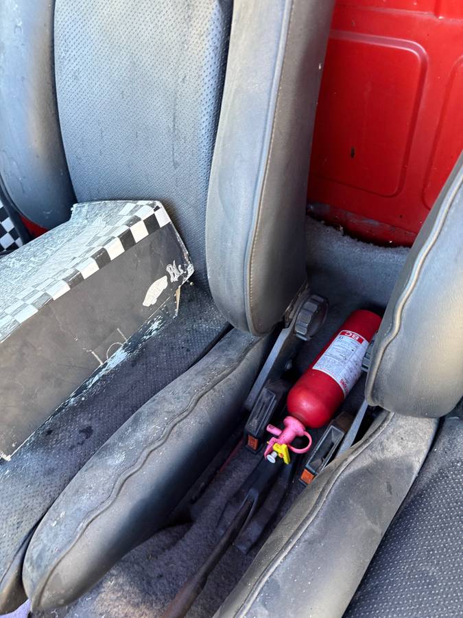 Volkswagen-caddy-1981-black-8