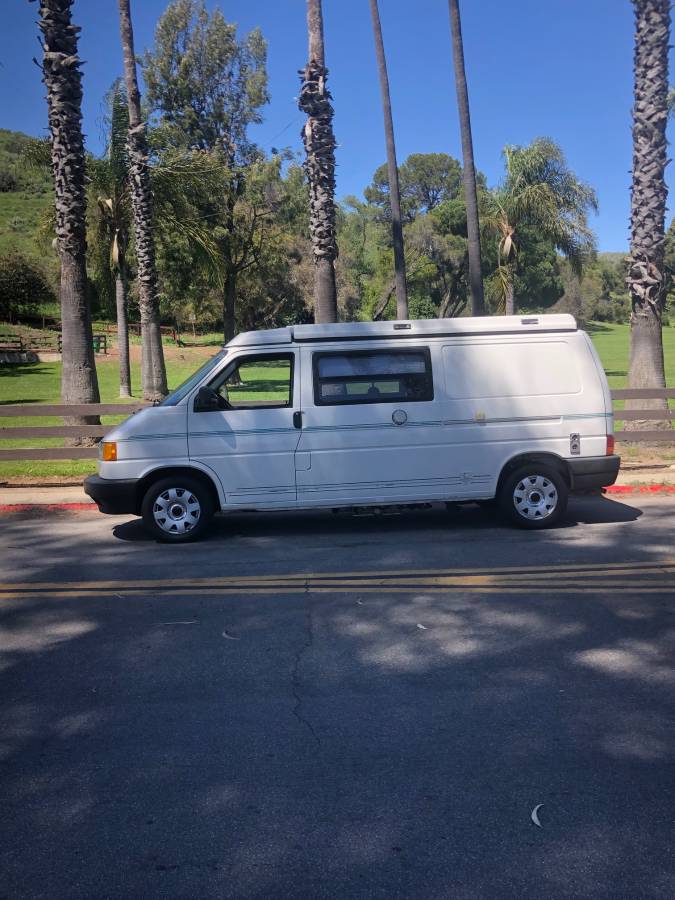 Volkswagen-eurovan-panel-van-1995-white-1