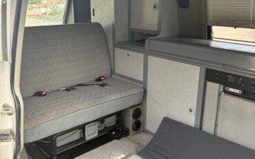 Volkswagen-eurovan-panel-van-1995-white-10