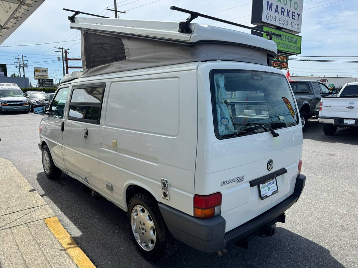 Volkswagen-eurovan-panel-van-1995-white-12