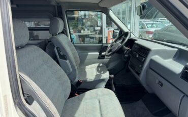 Volkswagen-eurovan-panel-van-1995-white-15