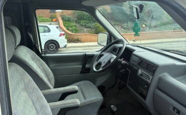 Volkswagen-eurovan-panel-van-1995-white-2