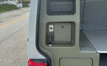 Volkswagen-eurovan-panel-van-1995-white-4