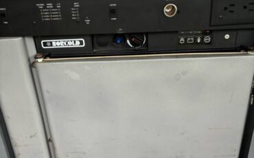 Volkswagen-eurovan-panel-van-1995-white-6