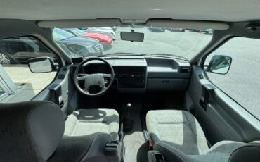 Volkswagen-eurovan-panel-van-1995-white-7