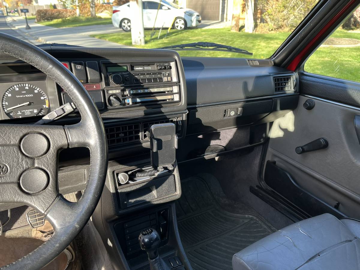 Volkswagen-jetta-1986-red-1