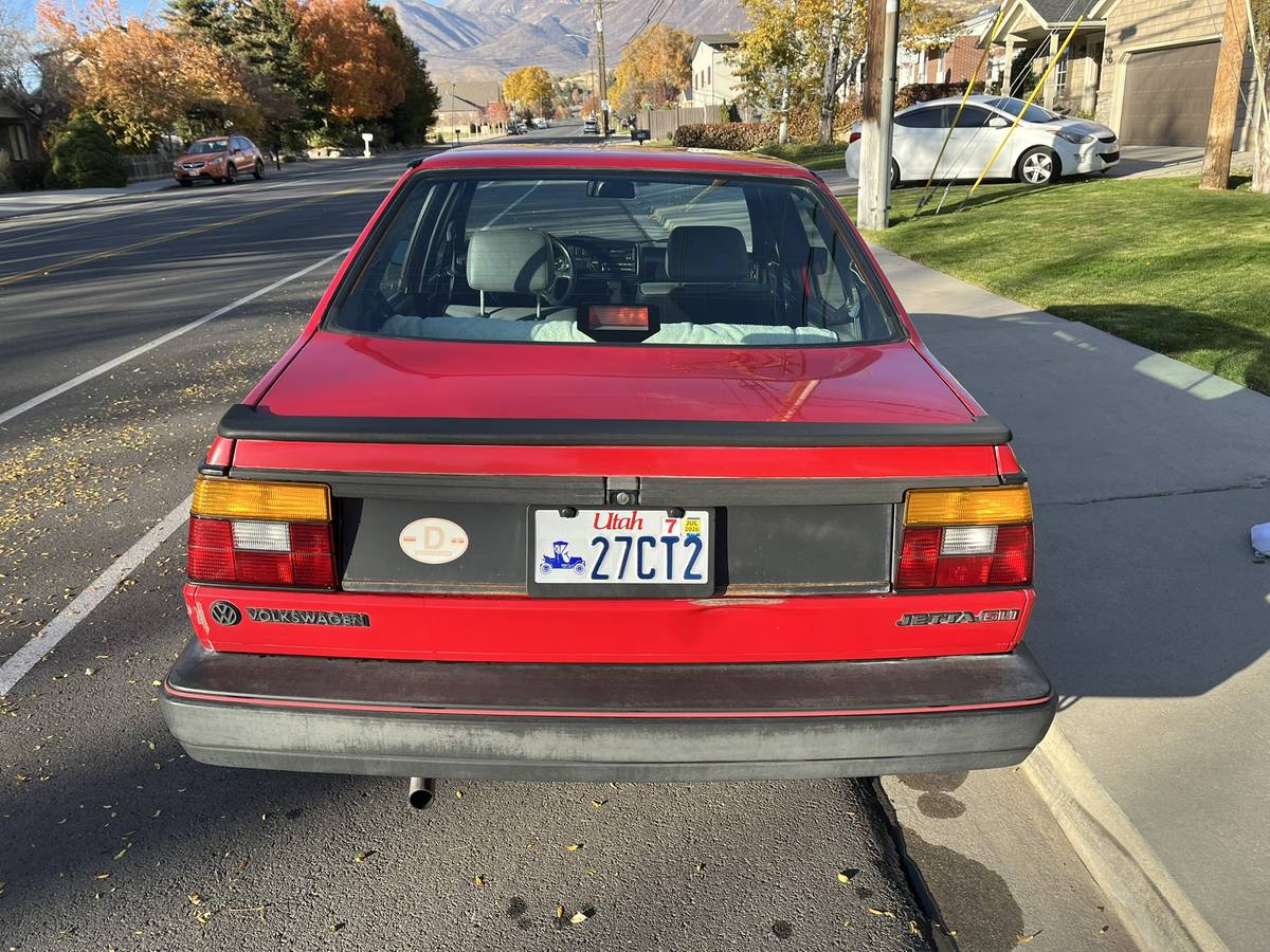 Volkswagen-jetta-1986-red-10