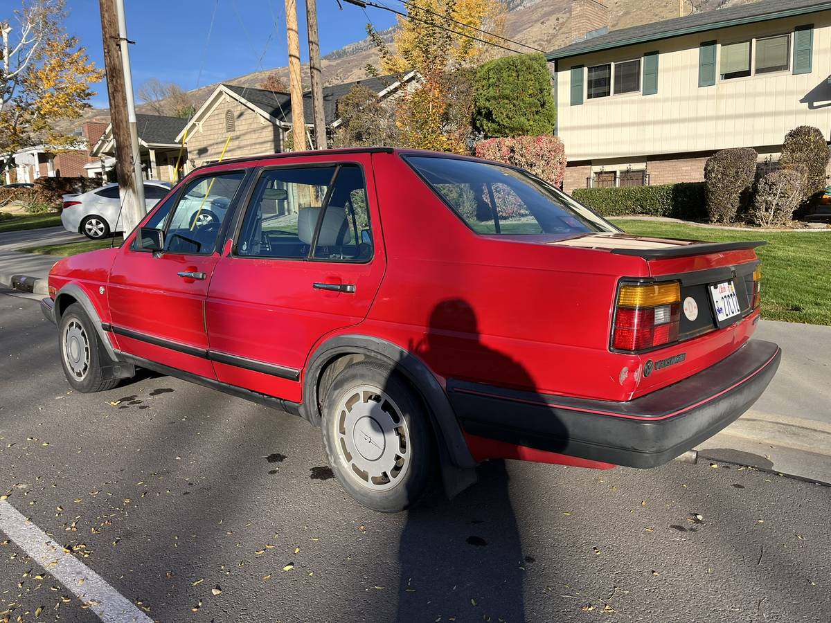 Volkswagen-jetta-1986-red-11