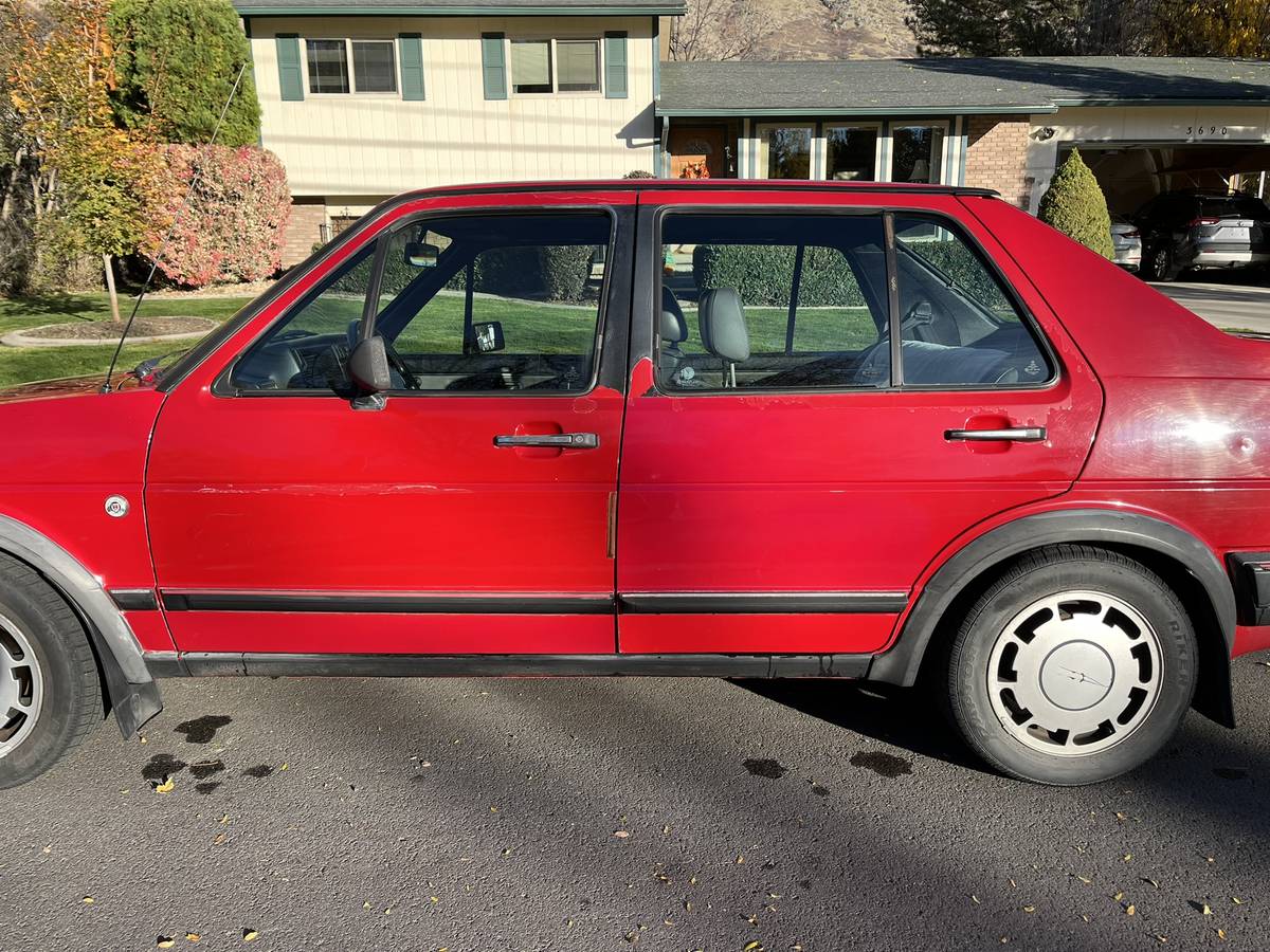 Volkswagen-jetta-1986-red-12