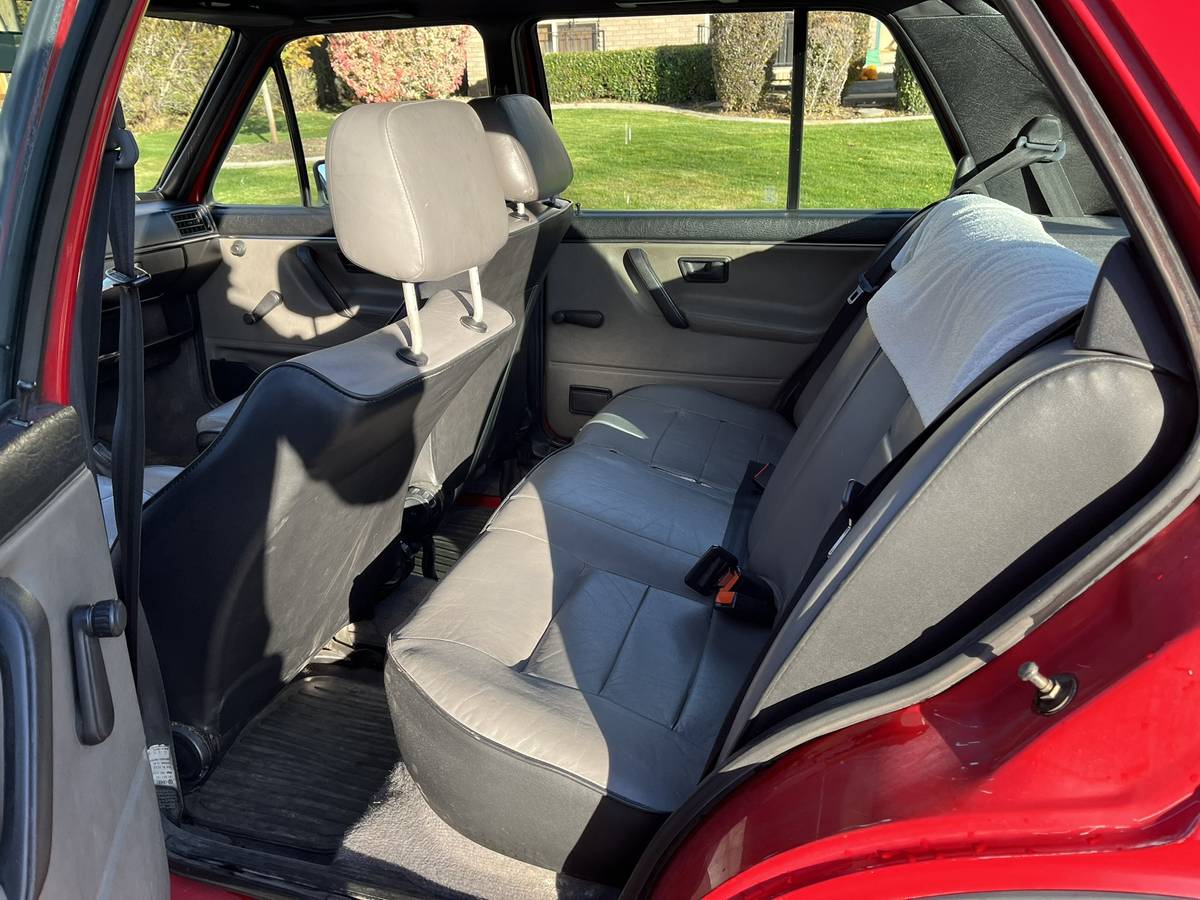 Volkswagen-jetta-1986-red-2