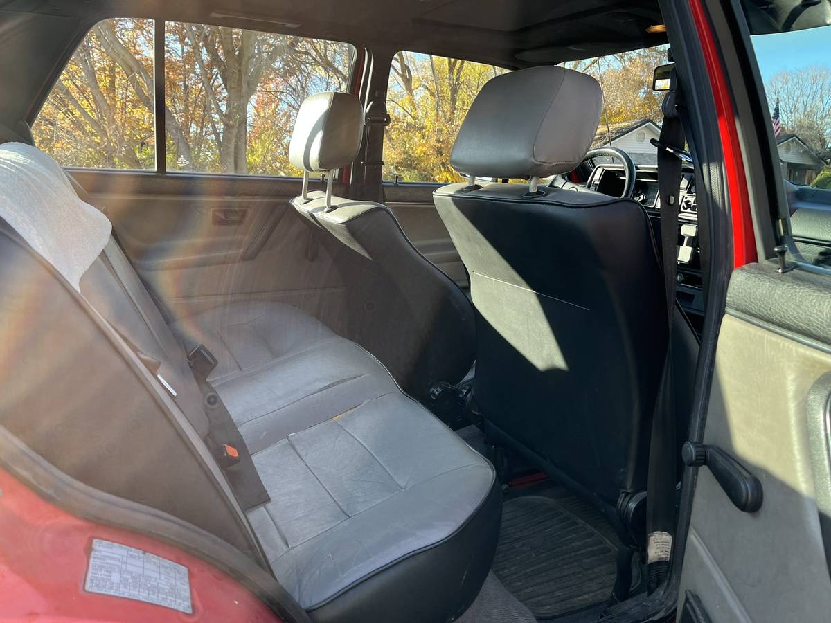 Volkswagen-jetta-1986-red-4