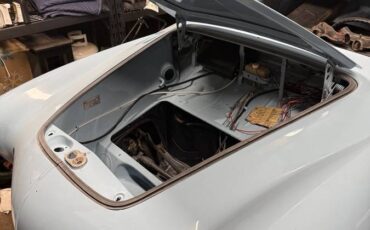 Volkswagen-karmann-ghia-1969-11