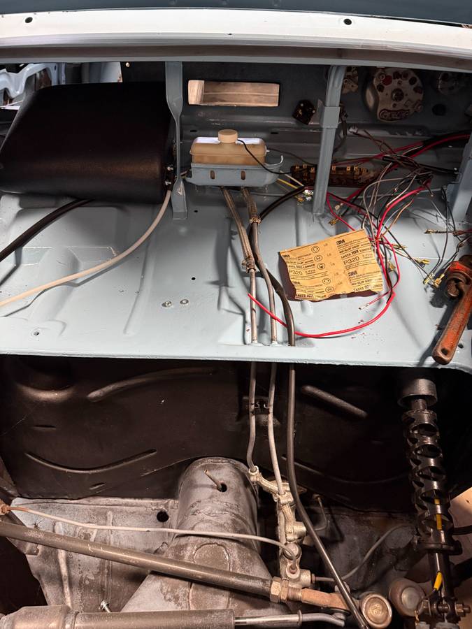 Volkswagen-karmann-ghia-1969-6