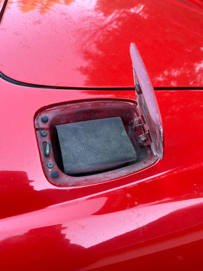 Volkswagen-karmann-ghia-1974-red-9