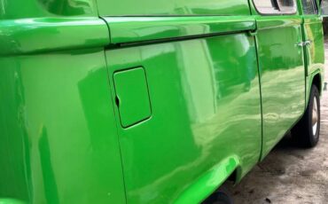 Volkswagen-kombi-1973-green-20