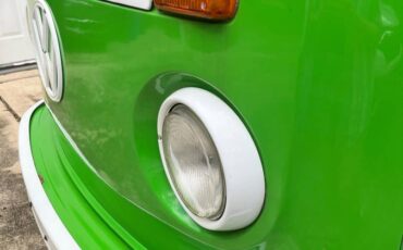 Volkswagen-kombi-1973-green-6