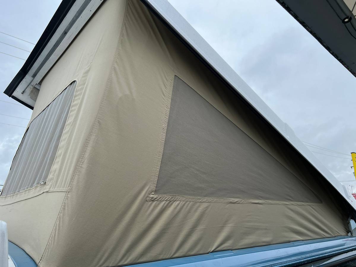 Volkswagen-kombi-camper-1981-blue-18