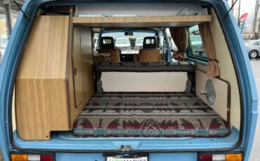 Volkswagen-kombi-camper-1981-blue-27