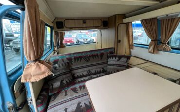 Volkswagen-kombi-camper-1981-blue-28