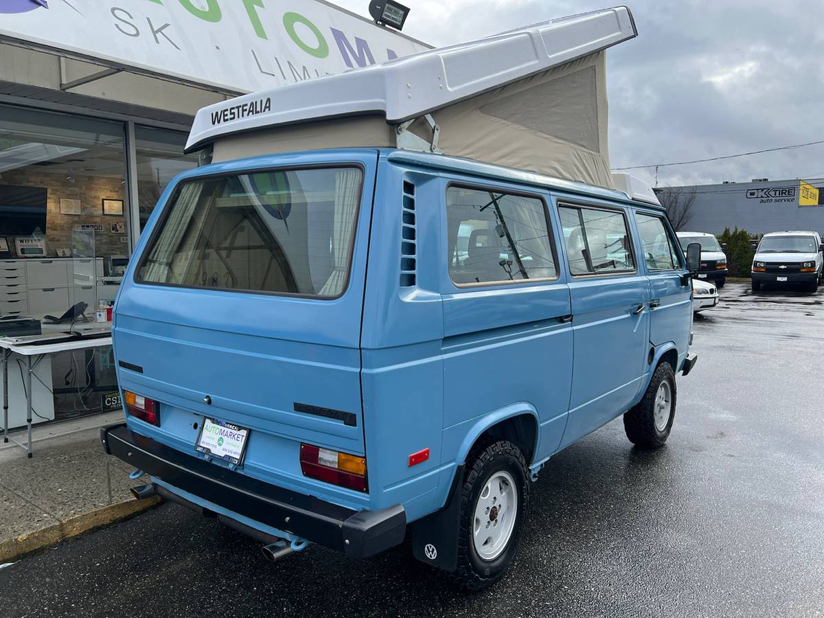 Volkswagen-kombi-camper-1981-blue-3