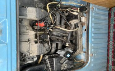 Volkswagen-kombi-camper-1981-blue-33