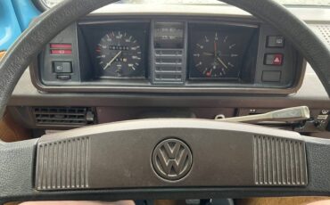 Volkswagen-kombi-camper-1981-blue-39