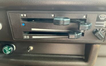 Volkswagen-kombi-camper-1981-blue-40