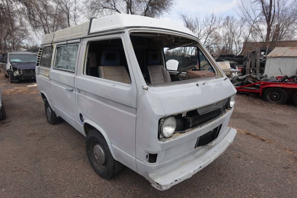 Volkswagen-kombi-camper-1981-grey