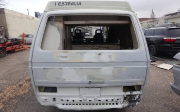 Volkswagen-kombi-camper-1981-grey-23