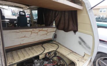 Volkswagen-kombi-camper-1981-grey-7