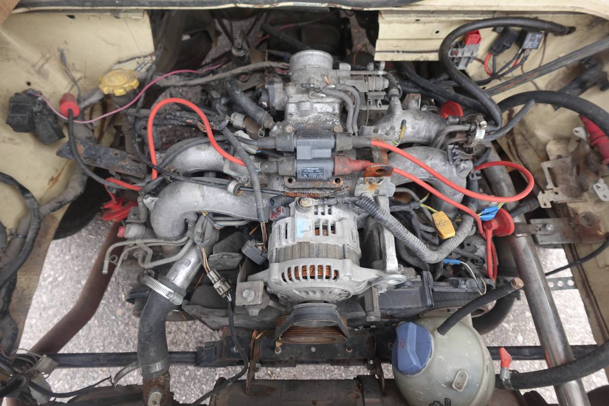 Volkswagen-kombi-camper-1981-grey-72