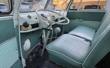 Volkswagen-micro-bus-1964-10