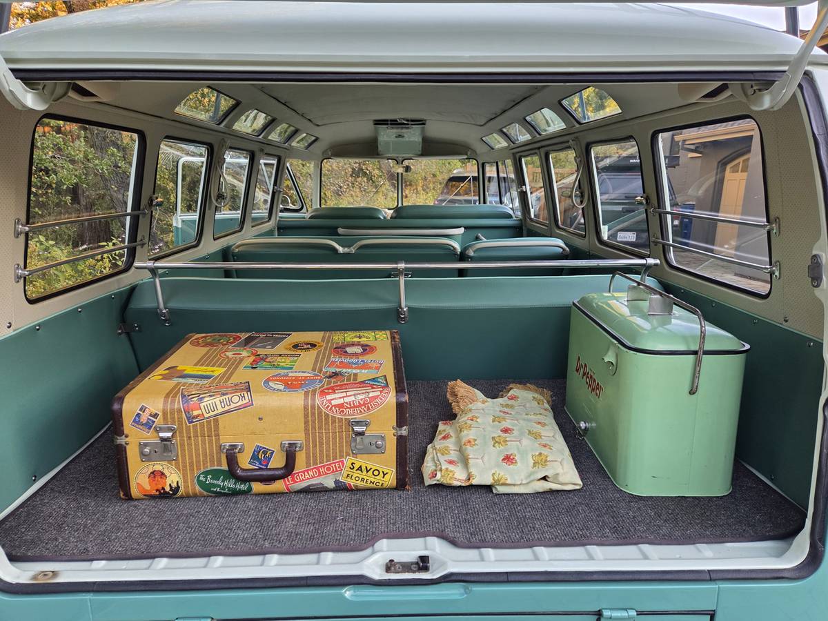 Volkswagen-micro-bus-1964-11