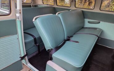 Volkswagen-micro-bus-1964-13