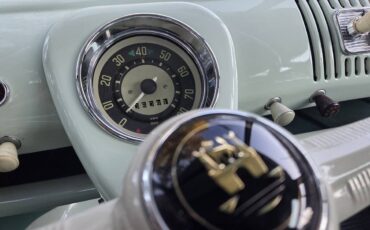 Volkswagen-micro-bus-1964-15