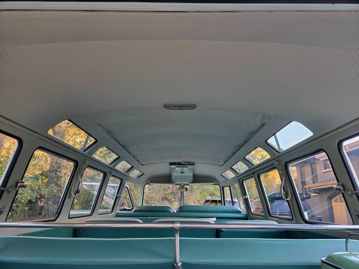 Volkswagen-micro-bus-1964-16