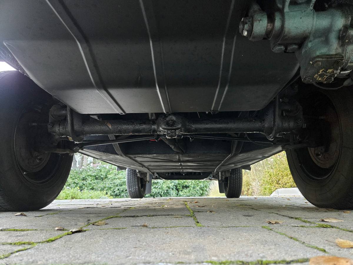 Volkswagen-micro-bus-1964-20